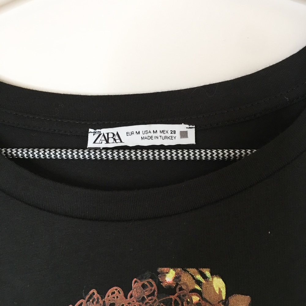 Zara Floral Graphic T-Shirt Black Size Medium - Picture 2 of 5